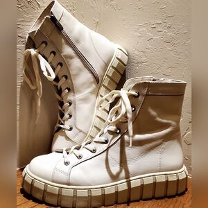 Ateliers Women's Sz 10.5 (41) White Leather Lace Up High-Top Boots